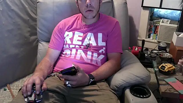 ScubaStevex online show from October 8, 2:36 pm