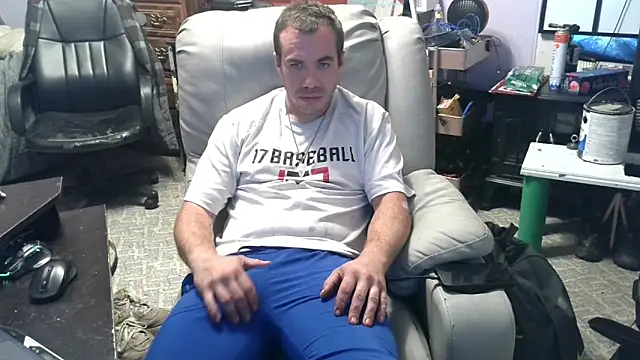 ScubaStevex online show from October 25, 6:57 pm