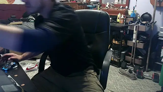 ScubaStevex online show from November 2, 4:20 pm