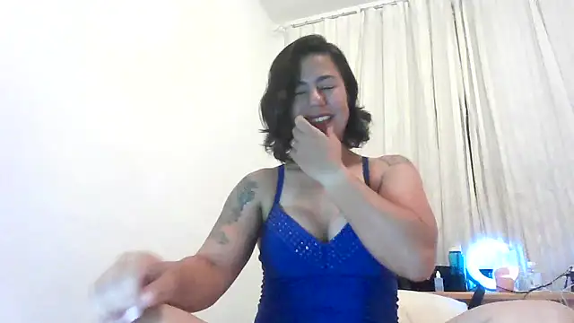 Snapshot of LauraBernardes22 chatting on March 8, 3:28 am LauraBernardes22 online show from March 8, 3:28 am