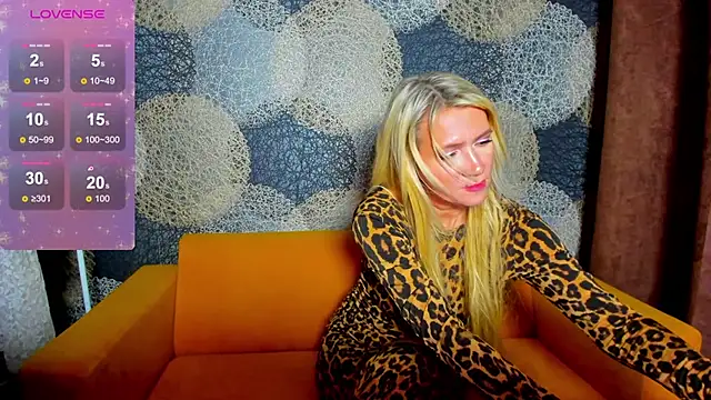 Luna  Lewis online show from December 2, 11:12 am