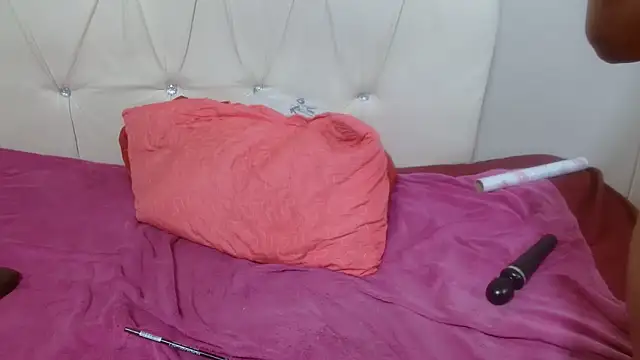 Snapshot of AuntyBigMadam87 chatting on September 9, 11:37 pm AuntyBigMadam87 online show from September 9, 11:37 pm