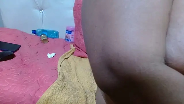 AuntyBigMadam87 online show from May 13, 8:01 am