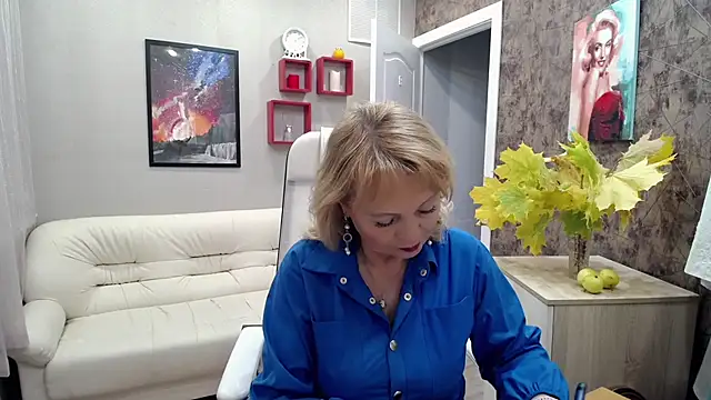 Milla Cutie18 online show from September 25, 5:44 am