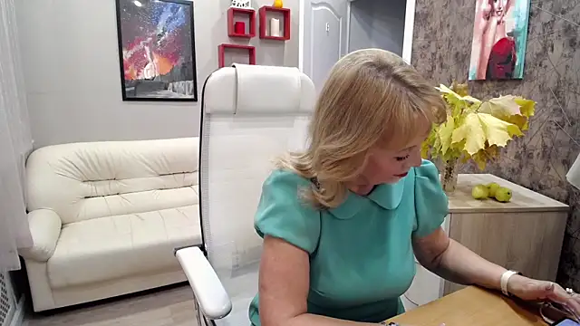 Milla Cutie18 online show from September 26, 7:23 am