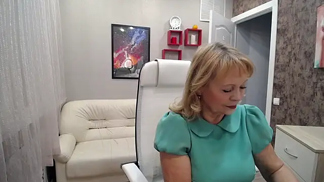 Milla Cutie18 online show from October 13, 5:29 am