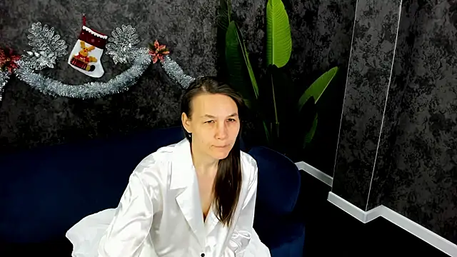 Lillian White online show from December 29, 1:13 am