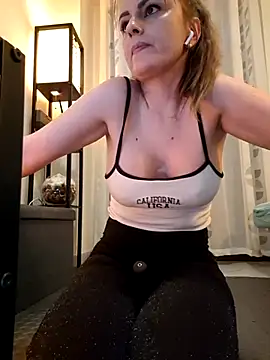 Eelleen online show from March 11, 12:00 pm