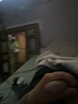 Snapshot of fejduyw1 chatting on February 6, 3:22 am fejduyw1 online show from February 6, 3:22 am