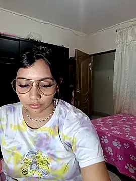 Snapshot of jaky_reyes chatting on February 19, 1:23 am jaky reyes online show from February 19, 1:23 am