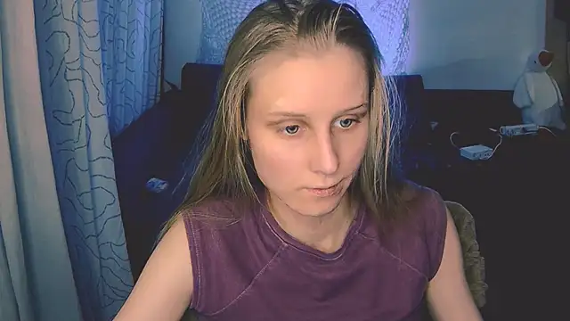 Snapshot of KatiKate chatting on December 8, 12:07 am KatiKate online show from December 8, 12:07 am