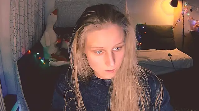 Snapshot of KatiKate chatting on December 11, 6:52 pm KatiKate online show from December 11, 6:52 pm