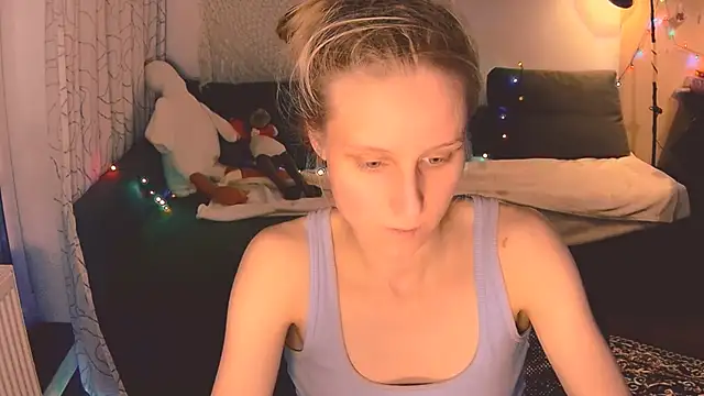 Snapshot of KatiKate chatting on December 11, 9:55 pm KatiKate online show from December 11, 9:55 pm