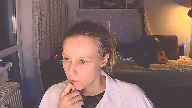 Snapshot of KatiKate chatting on December 12, 9:37 pm KatiKate online show from December 12, 9:37 pm
