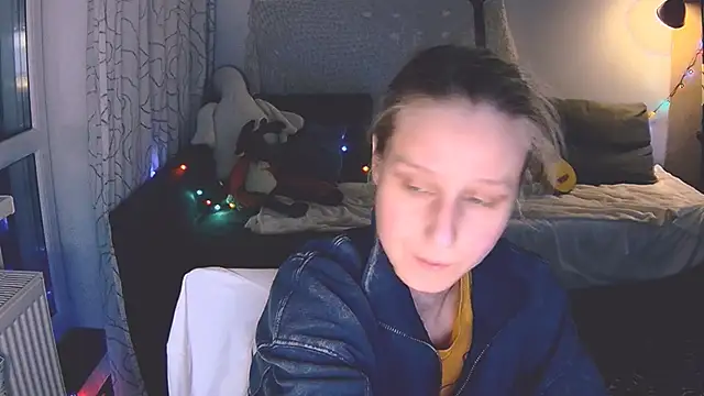 Snapshot of KatiKate chatting on December 13, 5:21 pm KatiKate online show from December 13, 5:21 pm