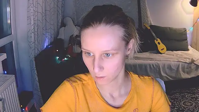 Snapshot of KatiKate chatting on December 13, 8:26 pm KatiKate online show from December 13, 8:26 pm