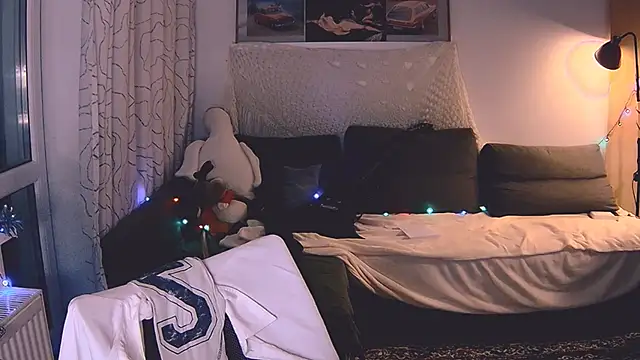 Snapshot of KatiKate chatting on December 16, 4:27 pm KatiKate online show from December 16, 4:27 pm