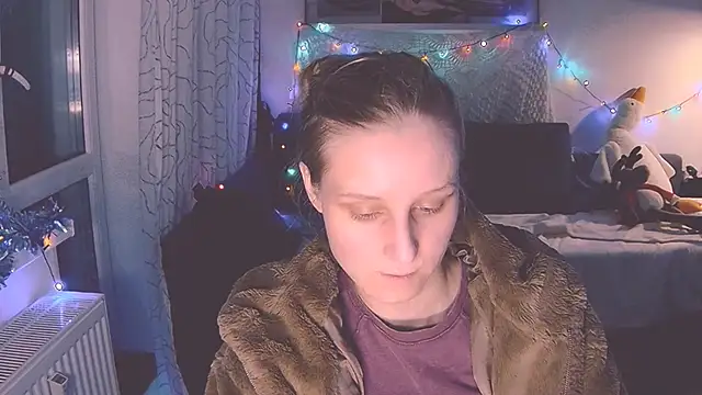 Snapshot of KatiKate chatting on December 18, 3:00 pm KatiKate online show from December 18, 3:00 pm