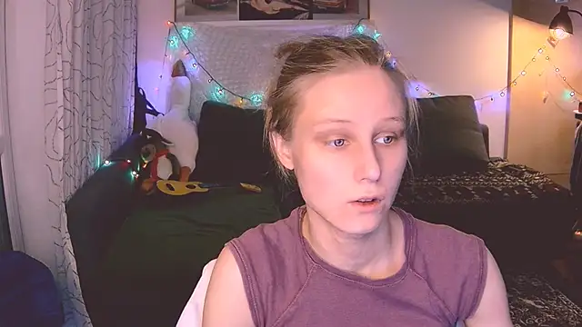 Snapshot of KatiKate chatting on December 28, 2:21 pm KatiKate online show from December 28, 2:21 pm