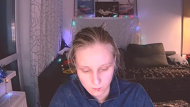 Snapshot of KatiKate chatting on January 6, 9:43 pm KatiKate online show from January 6, 9:43 pm