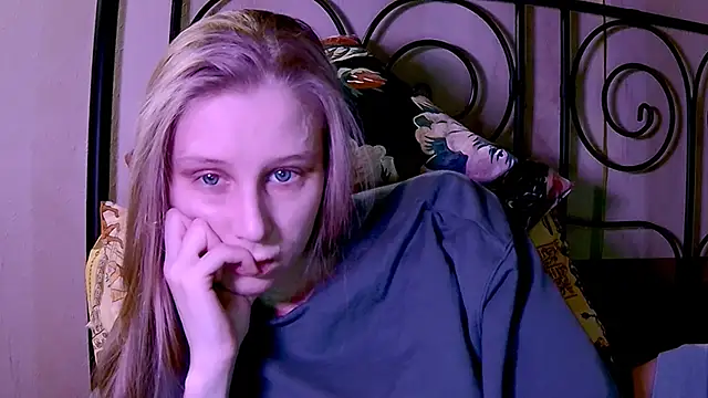 Snapshot of KatiKate chatting on January 22, 12:17 pm KatiKate online show from January 22, 12:17 pm