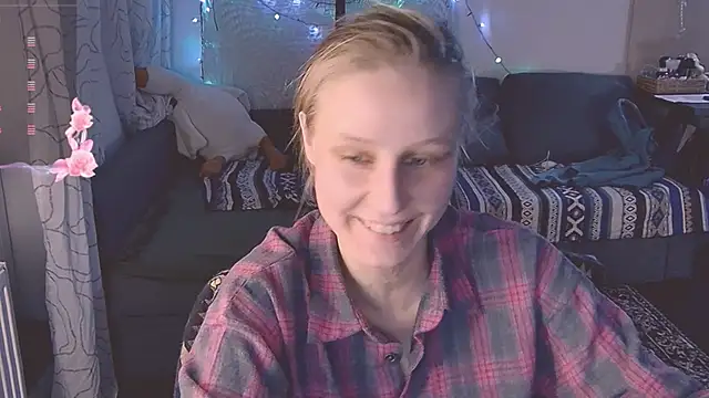 Snapshot of KatiKate chatting on February 13, 7:52 pm KatiKate online show from February 13, 7:52 pm