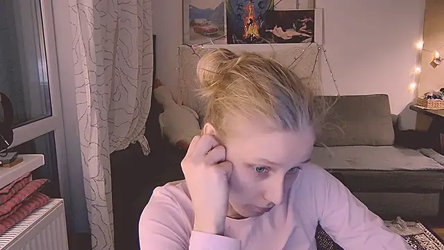 Snapshot of KatiKate chatting on February 17, 8:36 pm KatiKate online show from February 17, 8:36 pm