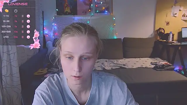 Snapshot of KatiKate chatting on March 7, 10:43 pm KatiKate online show from March 7, 10:43 pm