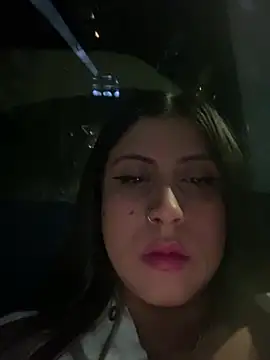 Snapshot of girl_anni chatting on January 29, 12:01 am girl anni online show from January 29, 12:01 am