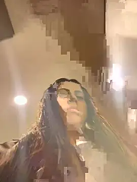 Snapshot of girl_anni chatting on February 17, 10:14 pm girl anni online show from February 17, 10:14 pm