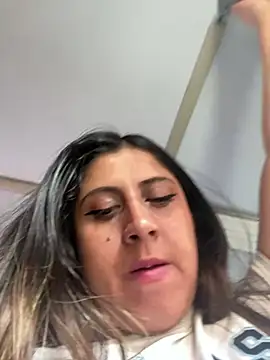 Snapshot of girl_anni chatting on March 3, 6:22 pm girl anni online show from March 3, 6:22 pm