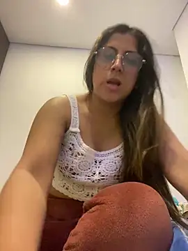 Snapshot of girl_anni chatting on March 10, 1:12 am girl anni online show from March 10, 1:12 am
