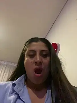 Snapshot of girl_anni chatting on March 22, 2:16 am girl anni online show from March 22, 2:16 am