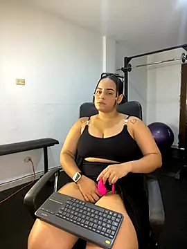 Snapshot of Violetrousse chatting on October 12, 7:02 pm Violetrousse online show from October 12, 7:02 pm