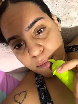 Snapshot of Violetrousse chatting on November 28, 4:26 am Violetrousse online show from November 28, 4:26 am