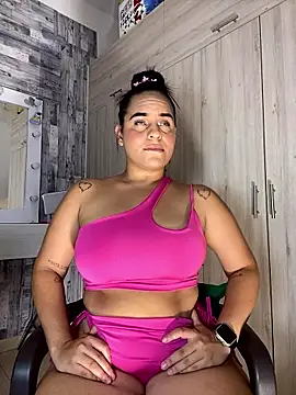 Snapshot of Violetrousse chatting on January 18, 12:36 am Violetrousse online show from January 18, 12:36 am