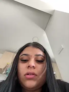 alissonfernandez  online show from January 12, 6:38 pm