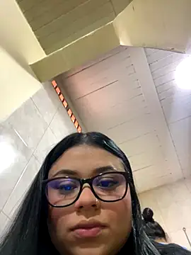 alissonfernandez  online show from September 22, 1:46 pm