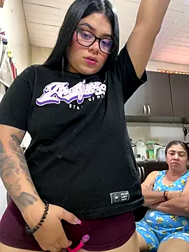 alissonfernandez  online show from October 3, 12:57 pm