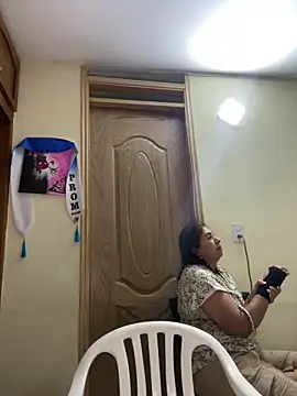 alissonfernandez  online show from January 16, 12:36 am