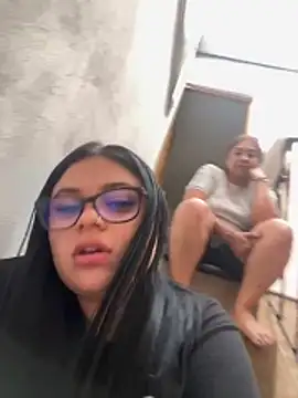 alissonfernandez  online show from May 14, 9:54 pm