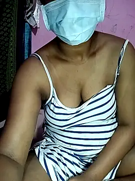 Snapshot of Villageammu18 chatting on February 4, 5:52 pm Villageammu18 online show from February 4, 5:52 pm