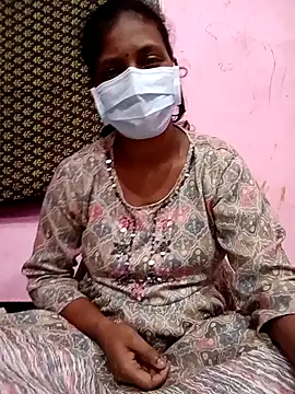 Snapshot of Villageammu18 chatting on February 10, 2:32 pm Villageammu18 online show from February 10, 2:32 pm