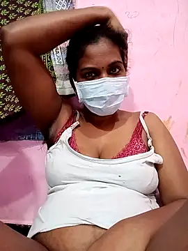 Snapshot of Villageammu18 chatting on February 13, 2:35 pm Villageammu18 online show from February 13, 2:35 pm