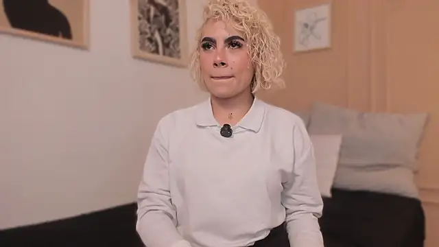 Snapshot of marian_pinzon chatting on February 17, 7:09 pm marian pinzon online show from February 17, 7:09 pm