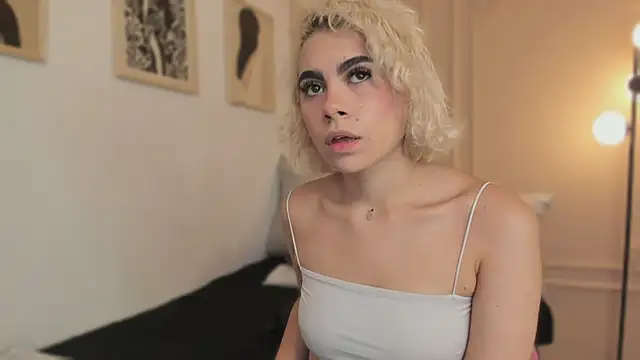 Snapshot of marian_pinzon chatting on February 23, 7:11 pm marian pinzon online show from February 23, 7:11 pm