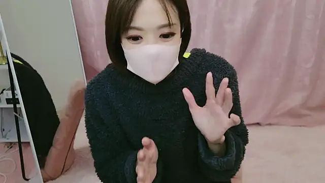 Snapshot of RYOKO_desu chatting on February 1, 1:55 am RYOKO desu online show from February 1, 1:55 am