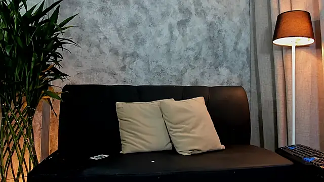 boyc022  online show from October 18, 2:25 am