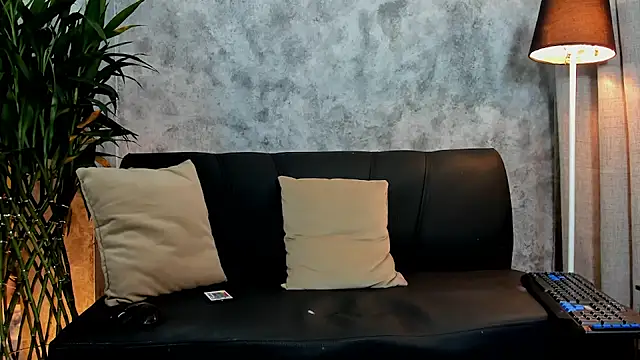 boyc022  online show from October 22, 11:32 am