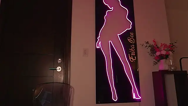 Snapshot of LunaMystyque chatting on October 4, 8:07 pm LunaMystyque online show from October 4, 8:07 pm